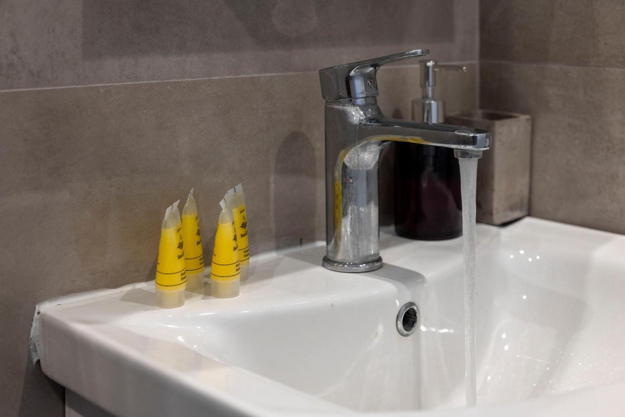 Thissio Getaway 2Ba Next To Athens Ancient Market Luaran gambar