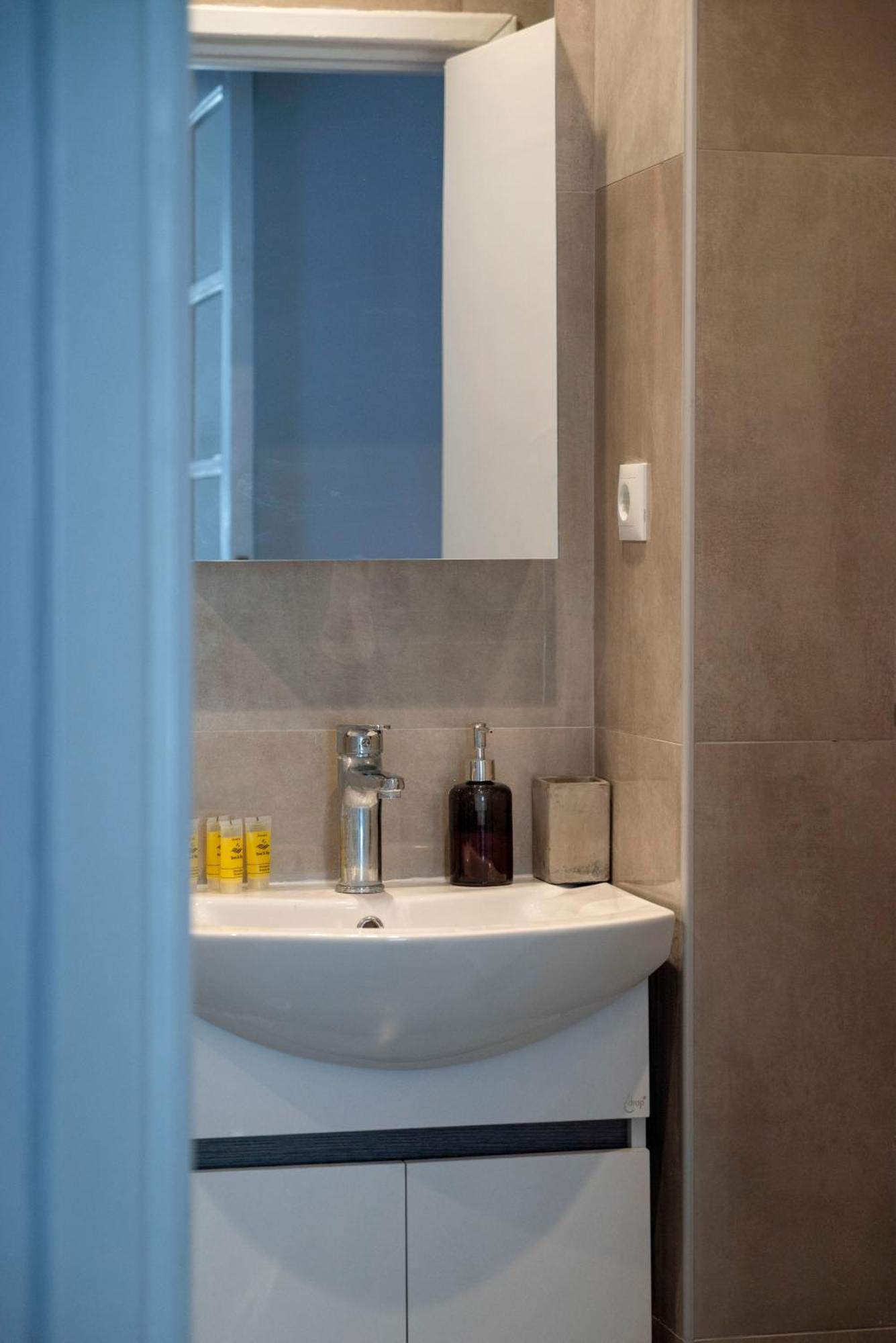 Thissio Getaway 2Ba Next To Athens Ancient Market Luaran gambar
